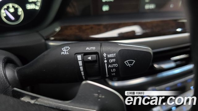 Genesis G90 2019 — photo 29