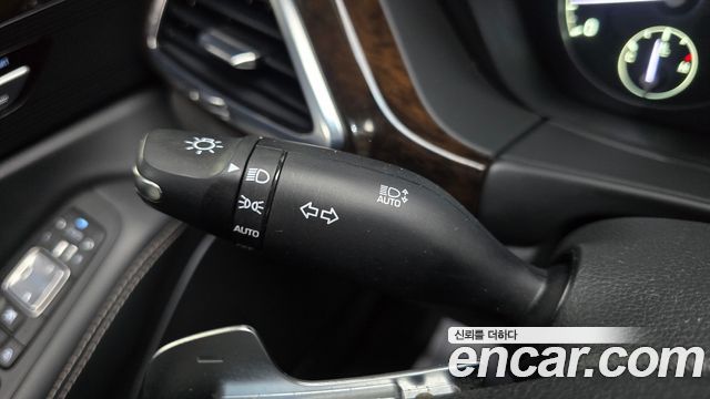 Genesis G90 2019 — photo 32
