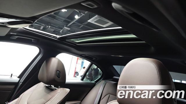 BMW 3-Series 2025 — photo 18