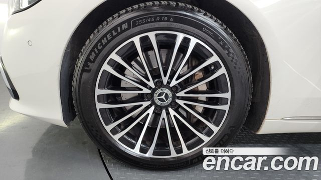 Mercedes-Benz S-Class 2021 — photo 5