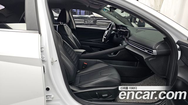 Hyundai AVANTE 2024 — photo 17