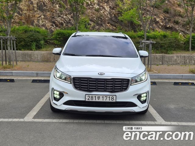Kia Canival 2019 — photo 2