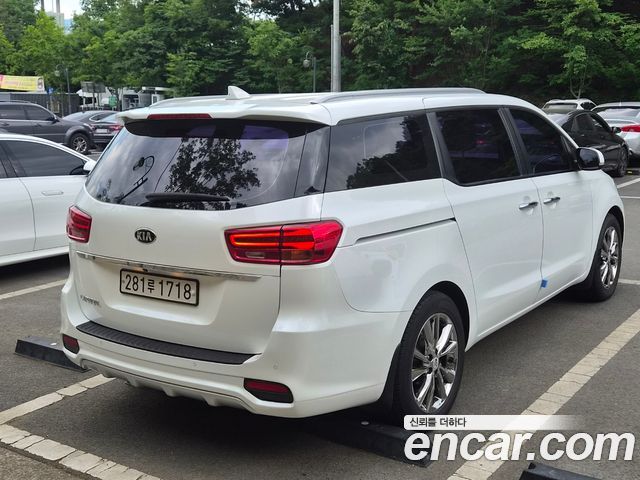 Kia Canival 2019 — photo 4