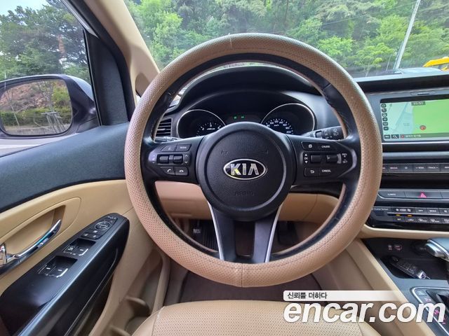 Kia Canival 2019 — photo 10