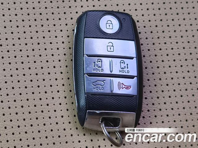 Kia Canival 2019 — photo 16