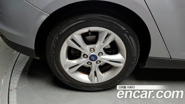 Ford Focus 2014 — photo 5