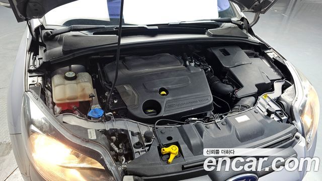 Ford Focus 2014 — photo 6