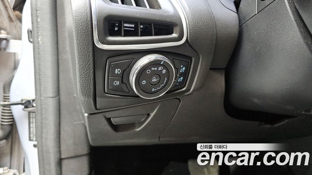 Ford Focus 2014 — photo 19