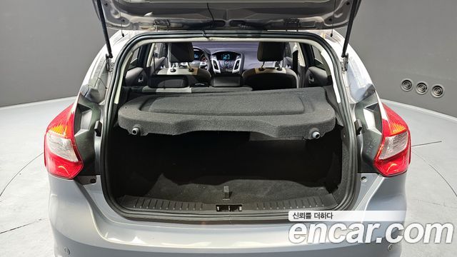 Ford Focus 2014 — photo 20