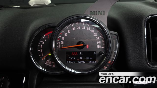 Mini Countryman 2018 — photo 8