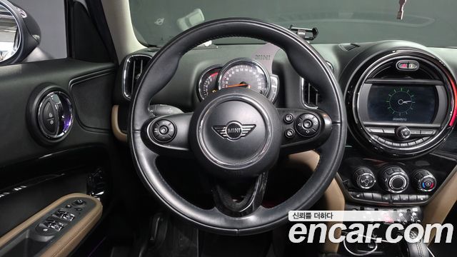 Mini Countryman 2018 — photo 13