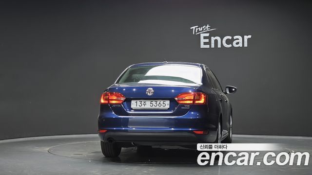 Volkswagen Jetta 2014 — photo 4