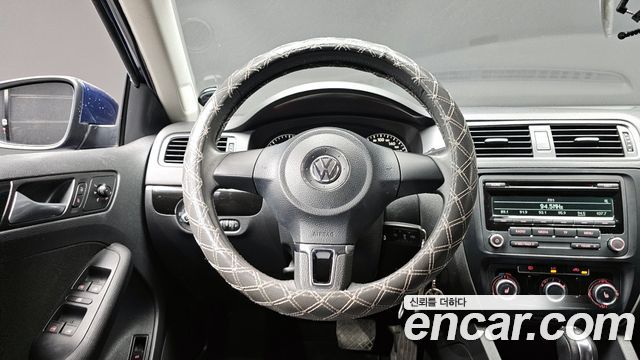 Volkswagen Jetta 2014 — photo 12