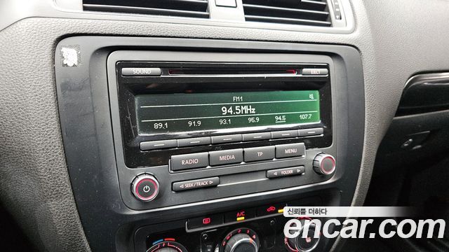 Volkswagen Jetta 2014 — photo 13