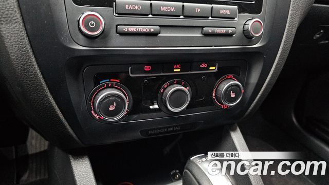Volkswagen Jetta 2014 — photo 15