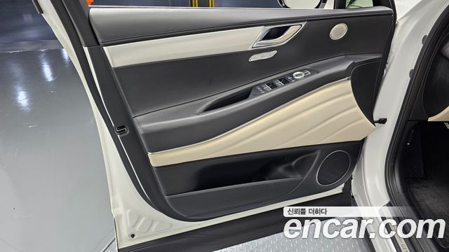 Genesis GV80 2023 — photo 14