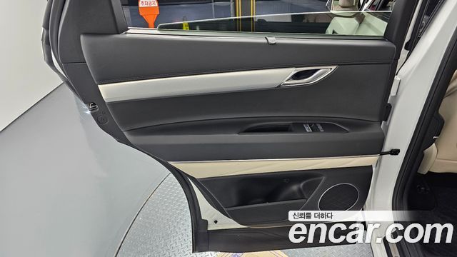Genesis GV80 2023 — photo 15