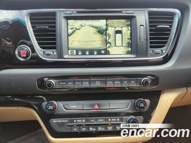 Kia Canival 2016 — photo 12