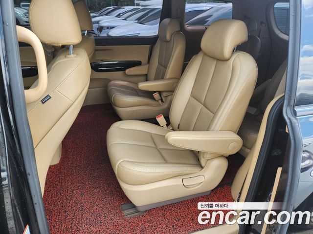 Kia Canival 2016 — photo 19