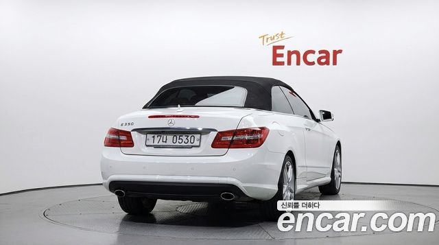 Mercedes-Benz E-Class 2011 — photo 4