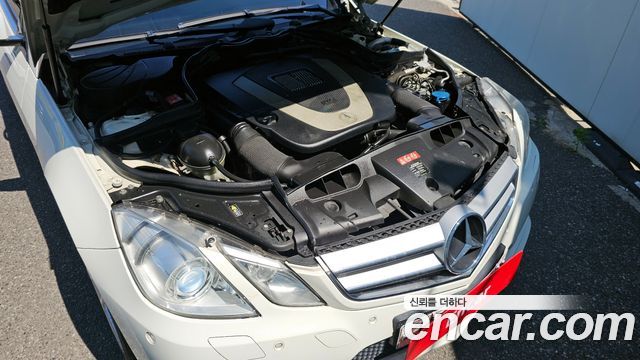 Mercedes-Benz E-Class 2011 — photo 6