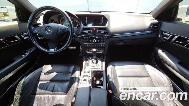 Mercedes-Benz E-Class 2011 — photo 7