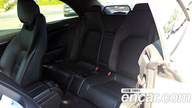 Mercedes-Benz E-Class 2011 — photo 11