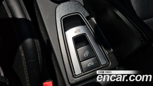 Mercedes-Benz E-Class 2011 — photo 14