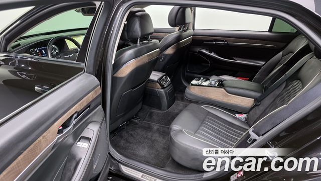 Genesis G90 2019 — photo 18