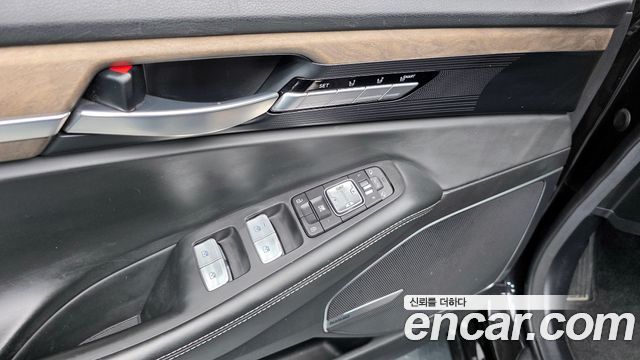 Genesis G90 2019 — photo 29