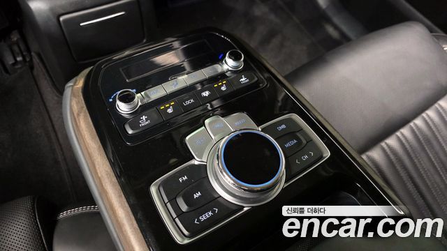 Genesis G90 2019 — photo 31