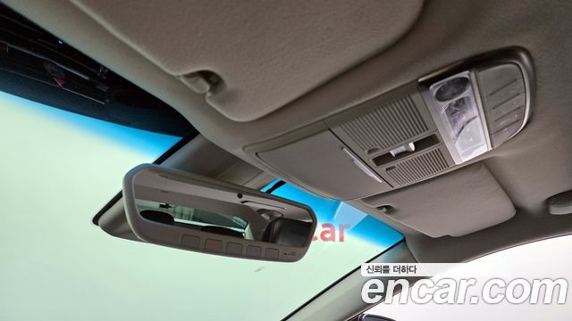 Genesis G90 2019 — photo 32