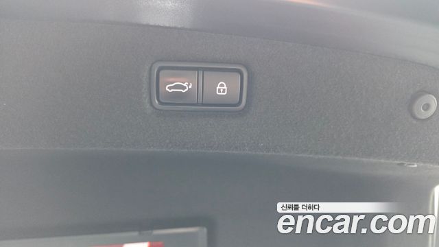 Genesis G90 2019 — photo 35