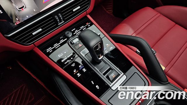 Porsche Cayenne 2023 — photo 12