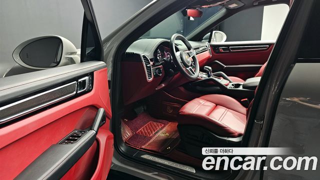 Porsche Cayenne 2023 — photo 13