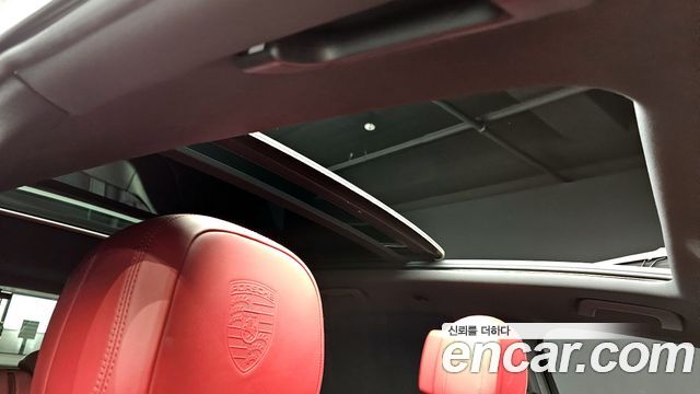 Porsche Cayenne 2023 — photo 24