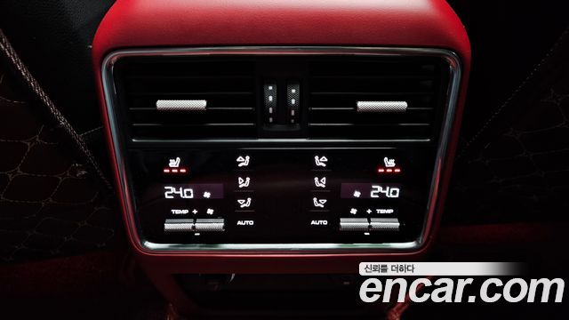 Porsche Cayenne 2023 — photo 25