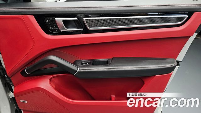 Porsche Cayenne 2023 — photo 14