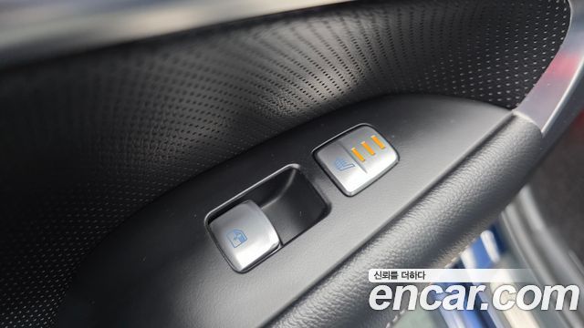 Genesis G70 2021 — photo 30