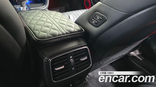 Genesis G70 2021 — photo 31