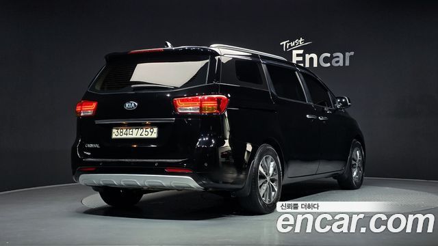 Kia Canival 2018 — photo 2