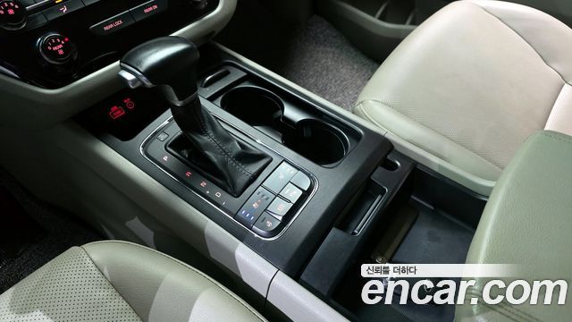 Kia Canival 2018 — photo 9