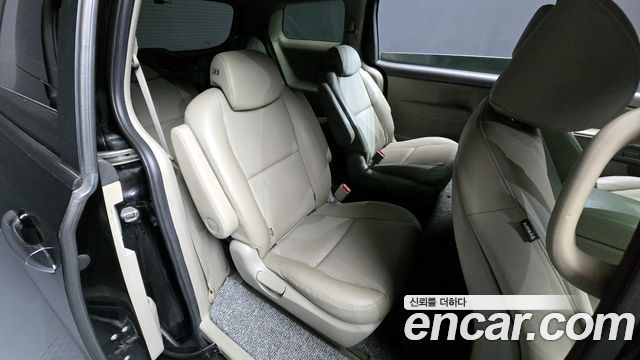 Kia Canival 2018 — photo 11