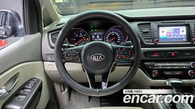Kia Canival 2018 — photo 12