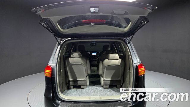 Kia Canival 2018 — photo 20