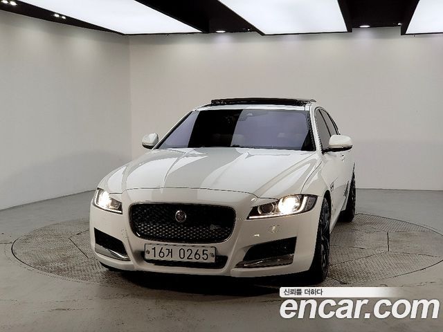 Jaguar XF 2016 — photo 2