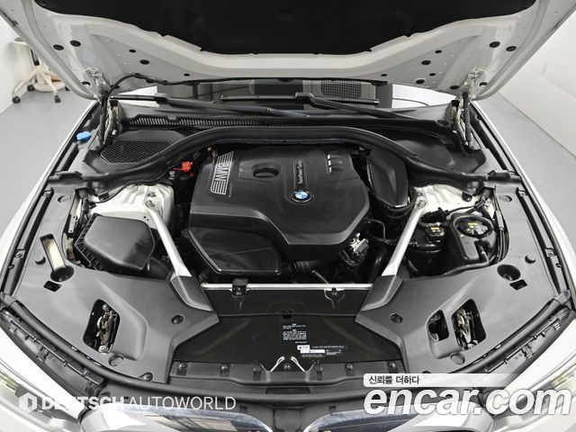 BMW 5-Series 2019 — photo 6