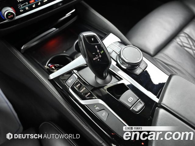 BMW 5-Series 2019 — photo 9
