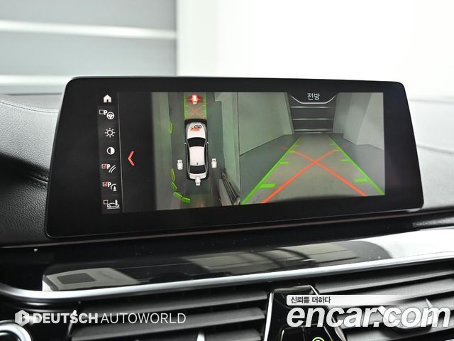 BMW 5-Series 2019 — photo 15