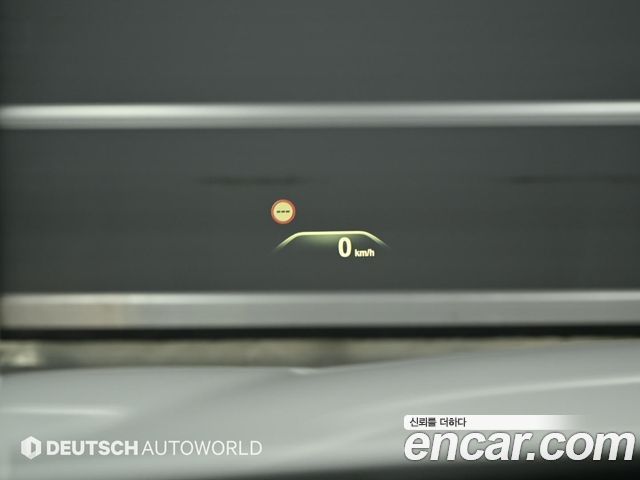 BMW 5-Series 2019 — photo 17